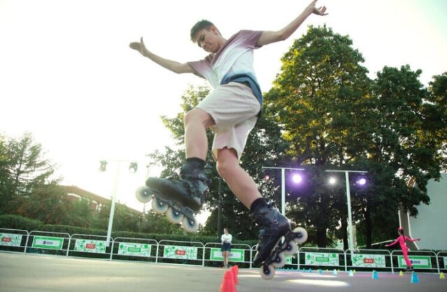 molodezhnyj-festival-na-bolotnoj-ploshhadi-stal-odnim-iz-jarkih-sobytij-leta-v-moskve-c3e68e5