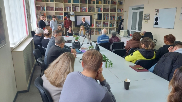 Русский центр в Молдавии отметил 130-летие Сергея Есенина