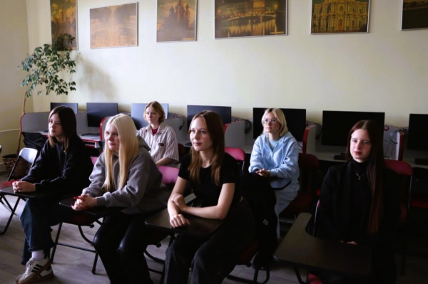 День матери и поэтический вечер памяти Есенина провели в Бресте