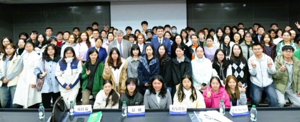 Известный российский ученый рассказала китайским русистам о роли чтения в воспитании человека и гражданина