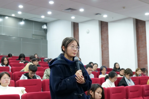 Известный российский ученый рассказала китайским русистам о роли чтения в воспитании человека и гражданина
