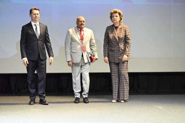 На Ассамблее Русского мира вручили награды зарубежным деятелям культуры и педагогам-русистам