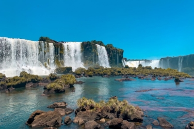 aktivnyj-otdyh-v-brazilii-gorodskie-dzhungli-rio-de-zhanejro-i-vodopady-iguasu-846fa4c