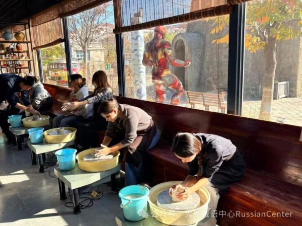 Встреча «Керамика сквозь века: путешествие в мир музеев» состоялась в Даляне Встреча «Керамика сквозь века: путешествие в мир музеев» состоялась в Даляне