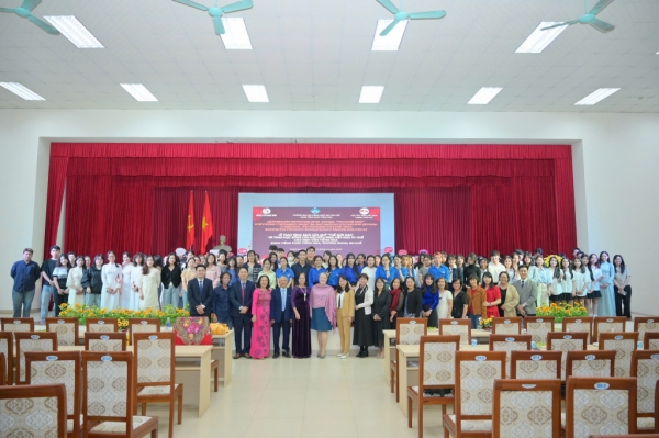 Фонд «Русский мир» передал книги вьетнамскому университету Фонд «Русский мир» передал книги вьетнамскому университету