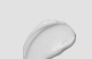 LABÁ представляет новинки октября: энзимная пудра с азелаиновой кислотой и смягчающий крем для ног