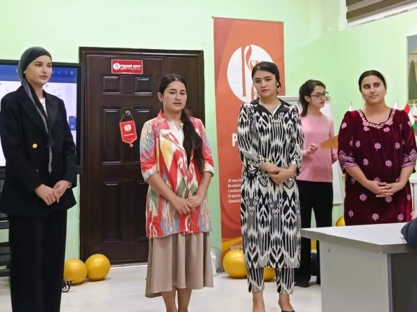 Юбилей Сергея Есенина широко отметили в Таджикском национальном университете