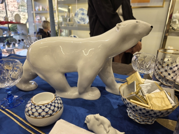 Экскурсия в бутик Императорского фарфорового завода в Стамбуле познакомила гостей с историей русского фарфора