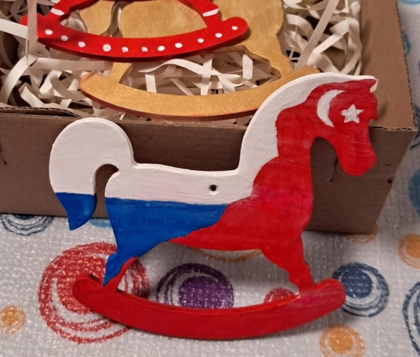 Мастер-класс по изготовлению новогодних украшений прошёл в Стамбуле Мастер-класс по изготовлению новогодних украшений прошёл в Стамбуле