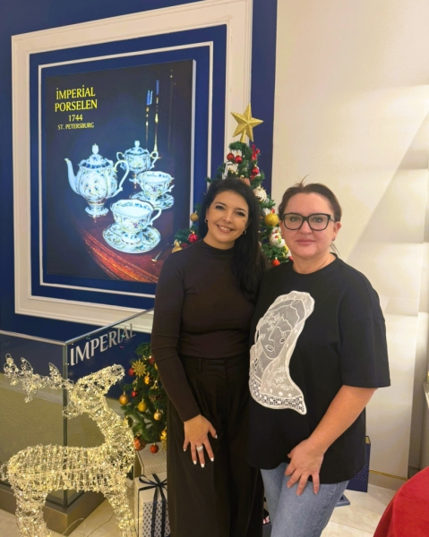 Экскурсия в бутик Императорского фарфорового завода в Стамбуле познакомила гостей с историей русского фарфора