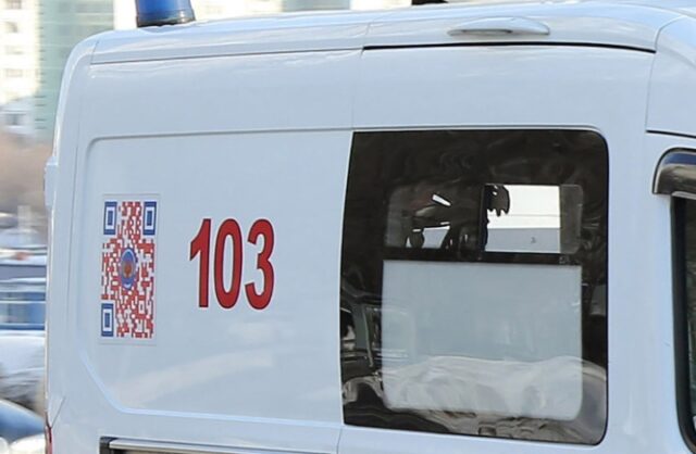 rabochij-upal-na-ogradu-kladbishha-neudachno-spiliv-derevo-0eafa67