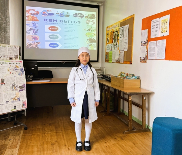 В Улан-Баторе прошёл детский конкурс чтецов &laquo;Кем быть&raquo;