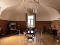 «Зимние праздники, красивые песни». Лекция-концерт вокалисток группы hodíla ízba и Евгения Романова