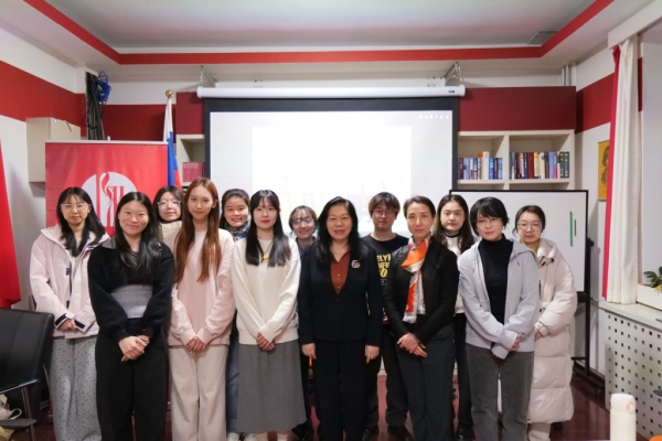 Финалисты чемпионата мира по русскому языку для иностранцев посетили Русский центр в Пекине Финалисты чемпионата мира по русскому языку для иностранцев посетили Русский центр в Пекине