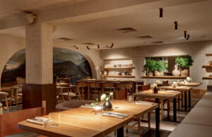 Романтический уикенд в ULLU: десерт с подарком от Moroccanoil и этно-джаз