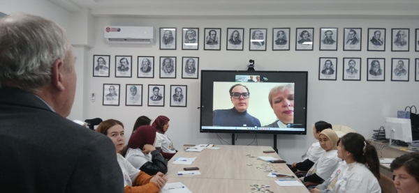 В Наманганском институте иностранных языков прошла встреча, посвящённая Дню российской науки