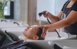 «Волосы волнуются раз…» – сделать кудри послушными научат профессионалы