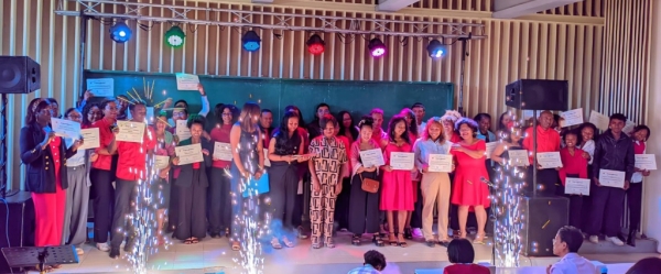 На Мадагаскаре вручили сертификаты 95 выпускникам Кабинета Русского мира