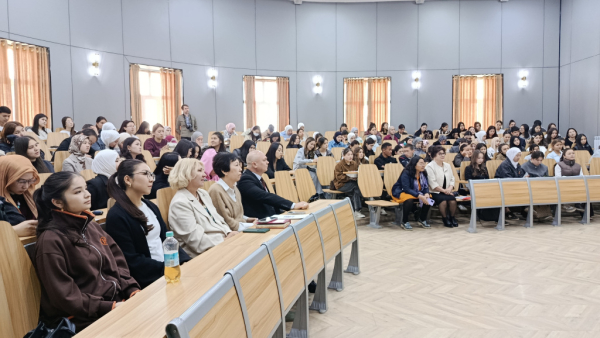 В Оше прошла лекция о &laquo;Школе молодого переводчика&raquo; и презентация выставки, посвящённой Михаилу Булгакову