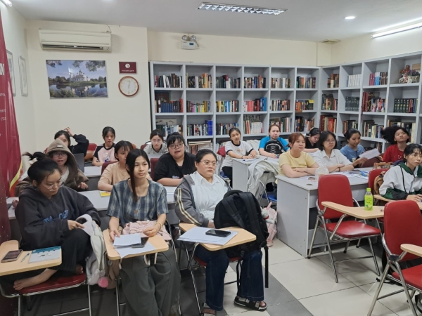 В Русском центре в Хошимине отметили Международный женский день