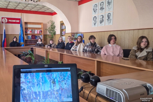 Студентов в Бендерах познакомили с творчеством русского и советского художника Игоря Грабаря