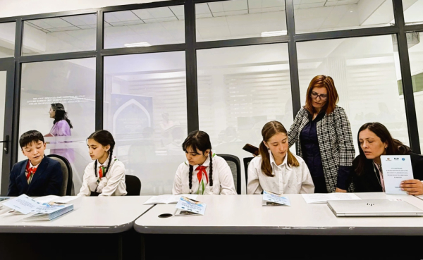 В Хорогском университете прошли мастер-класс по русским народным песням и лекция по риторике