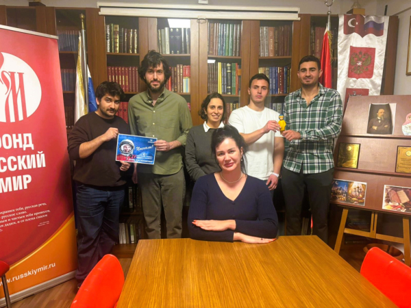 В Стамбуле прошли пасхальные мастер-классы и встреча, посвящённая 65-летию полёта Гагарина