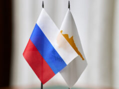 «Россия нам не враг». На Кипре прошёл митинг против русофобии