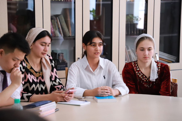 В Душанбе прошёл межвузовский круглый стол к 200-летию Салтыкова-Щедрина