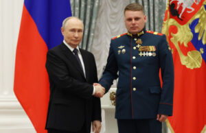 Владимир Путин вручил награды выдающимся россиянам