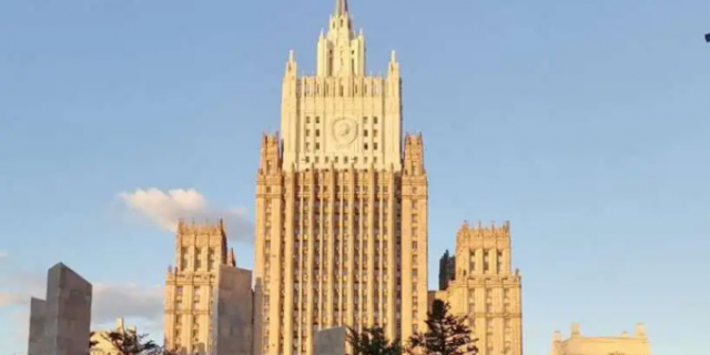mid-rf-obratitsja-v-mezhdunarodnyj-sud-oon-v-svjazi-s-ushhemleniem-russkih-v-pribaltike-57ae147