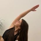 Випарита Карани, поза согнутой свечи в йоге: техника выполнения для начинающих, польза, фото