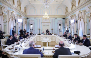 Владимир Путин обсудил с представителями информагентств ситуацию на Украине и в мире
