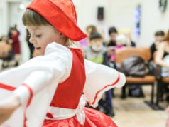 Театр помогает юным соотечественникам не забывать родной язык