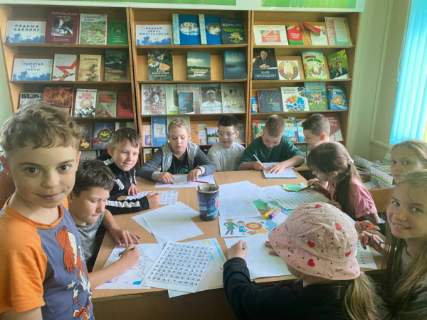 «Город чудес Александра Волкова»: литературная игра прошла в Ушачской библиотеке (Белоруссия) «Город чудес Александра Волкова»: литературная игра прошла в Ушачской библиотеке (Белоруссия)