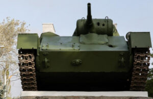 В Харьковской области неизвестные похитили танк-памятник с братской могилы и повредили надгробия