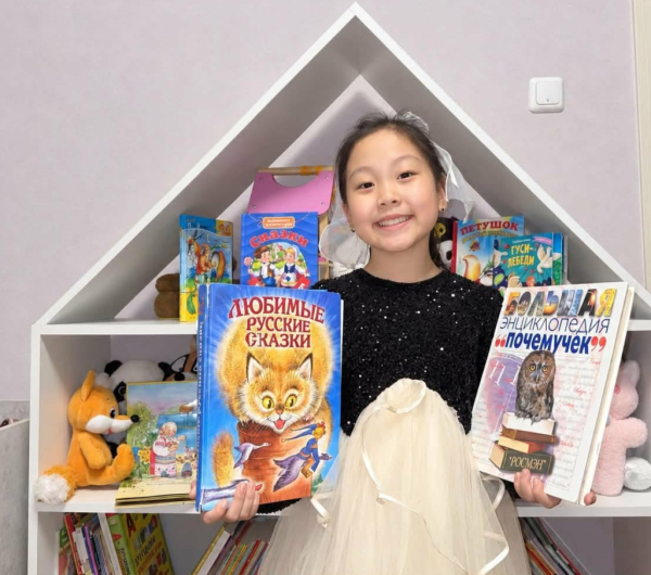 В Улан-Баторе прошёл конкурс &laquo;Селфи с любимой книгой&raquo;
