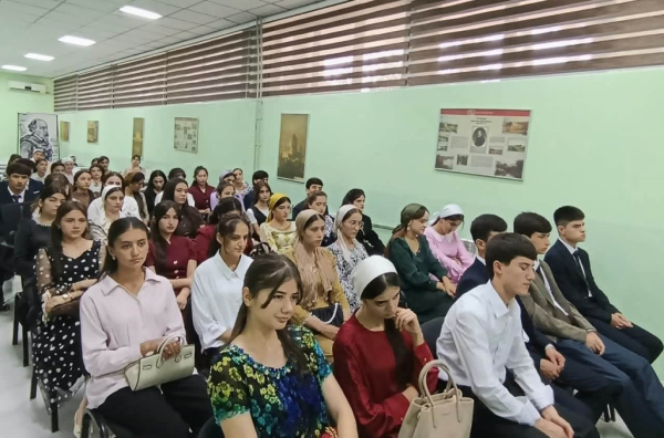 В Русском центре провели цикл мероприятий к 35-летию независимости Таджикистана В Русском центре провели цикл мероприятий к 35-летию независимости Таджикистана
