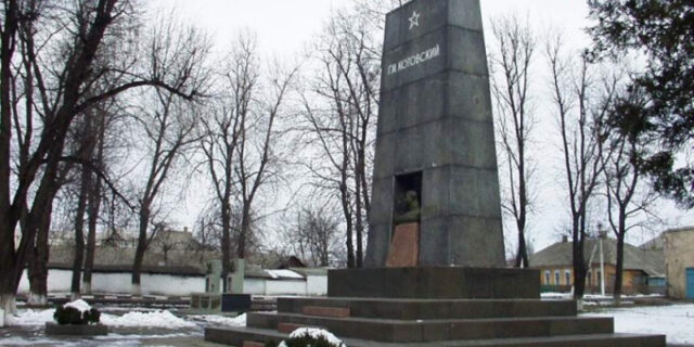 vlasti-odessy-podderzhali-snos-mavzoleja-na-mogile-legendarnogo-komandira-krasnoj-armii-grigorija-kotovskogo-810b722